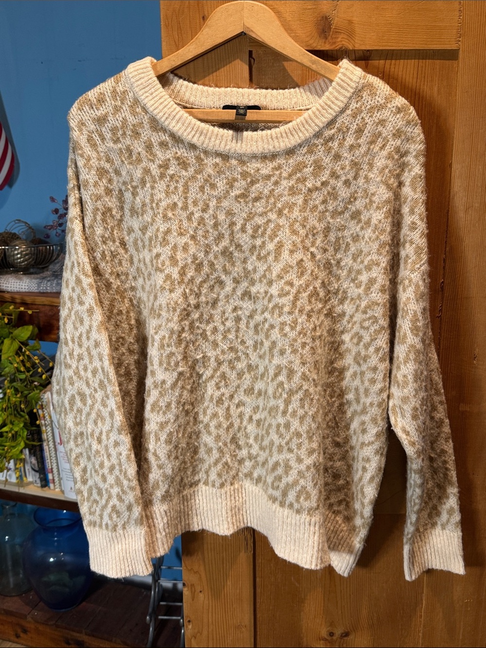 Jessica Simpson Cream and Tan Leopard Print Crewneck Sweater 2XL